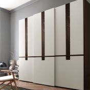 Высокие шкафы со створками Skyline