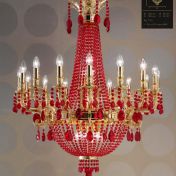 Яркая красная люстра