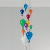 Яркая подвесная люстра