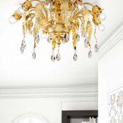 Яркая желтая потолочная люстра