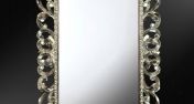 Зеркало в серебристой раме