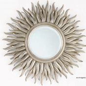 Круглое зеркало в виде солнца