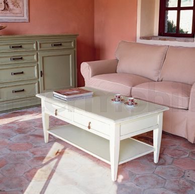 Журнальный стол из классической коллекции Tonin Casa