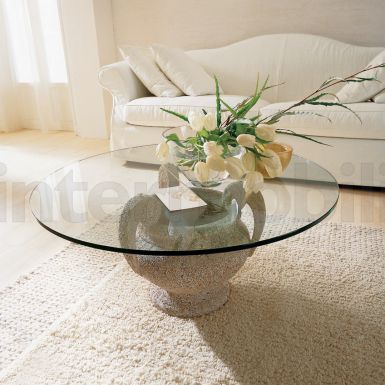 Журнальный столик с оригинальным основанием от Tonin Casa