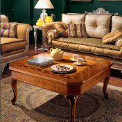 Журнальный столик в инкрустированных узорах