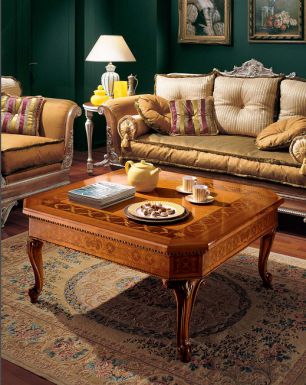 Журнальный столик в инкрустированных узорах