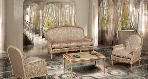 Золотистая мягкая мебель для гостиной.